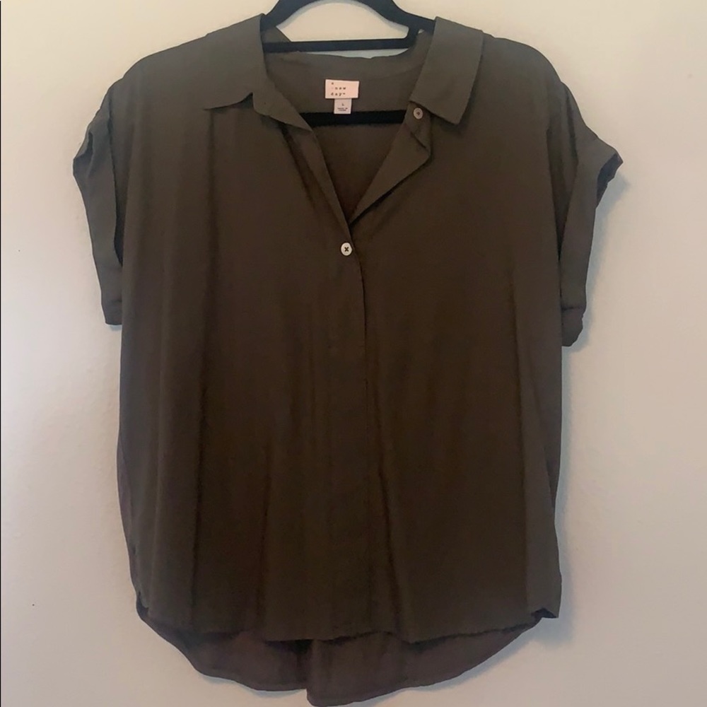 Olive green short-sleeve top